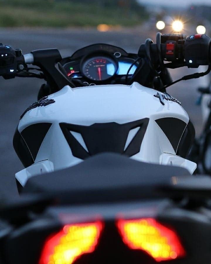 ns 200 pulsar wallpaper 24