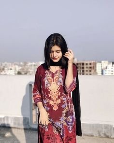 Stylish girl pic hiding face (16)