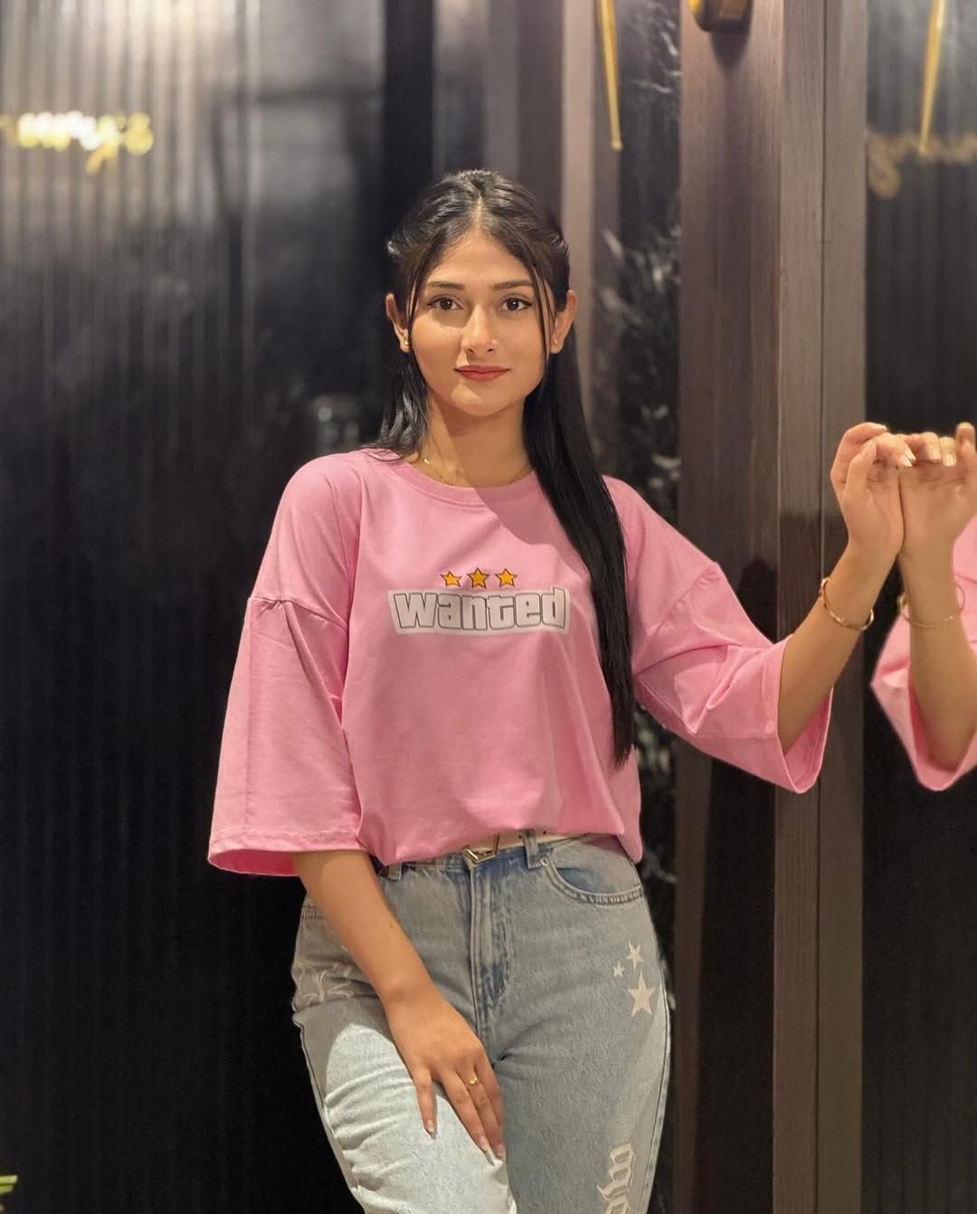 Stylish girl pic hiding face (25)