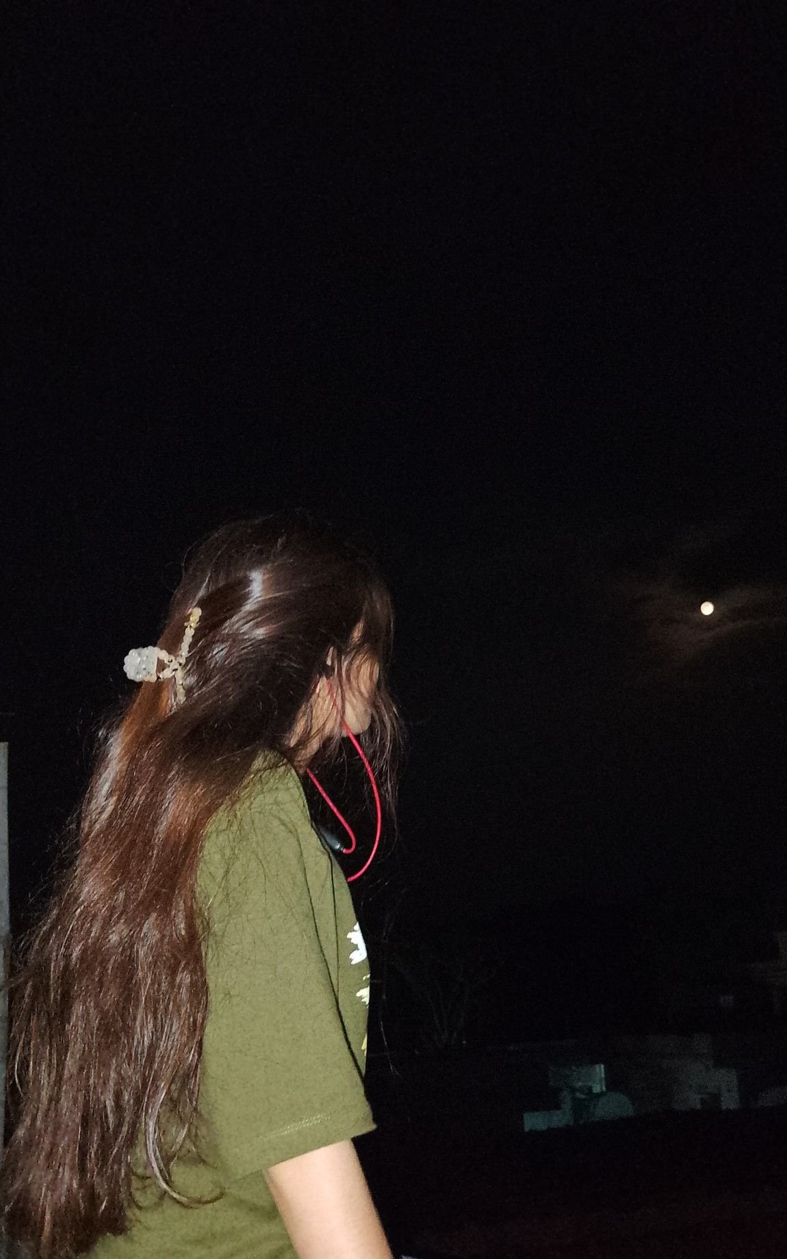 Stylish girl pic hiding face (31)