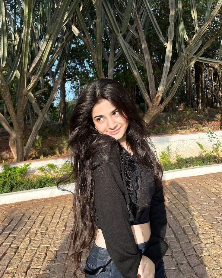 hidden face dp for girls (100)