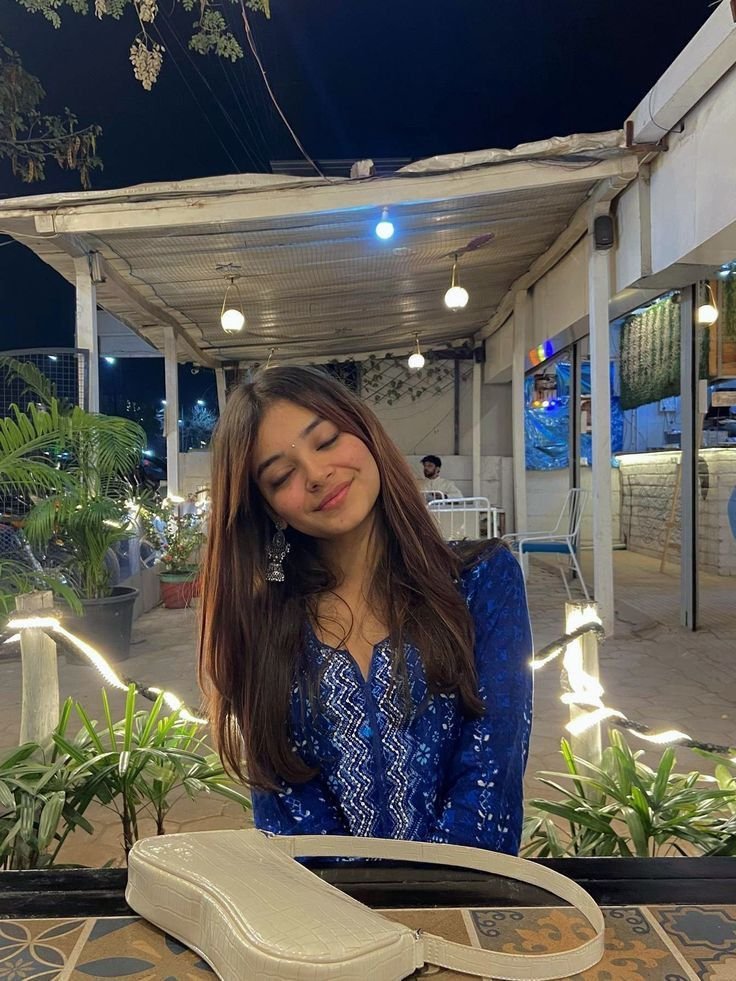 hidden face dp for girls (105)