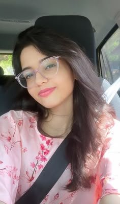 hidden face girl pic for instagram (1)