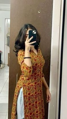 hidden face girl pic for instagram (10)