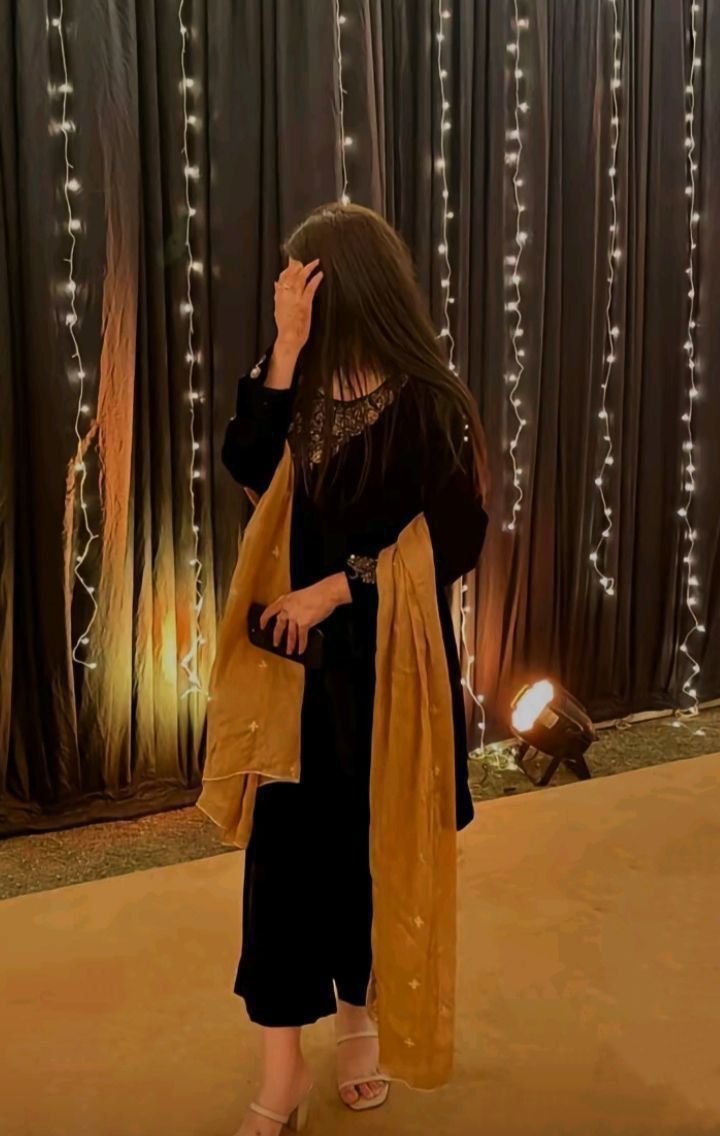 hide face girl pic (7)